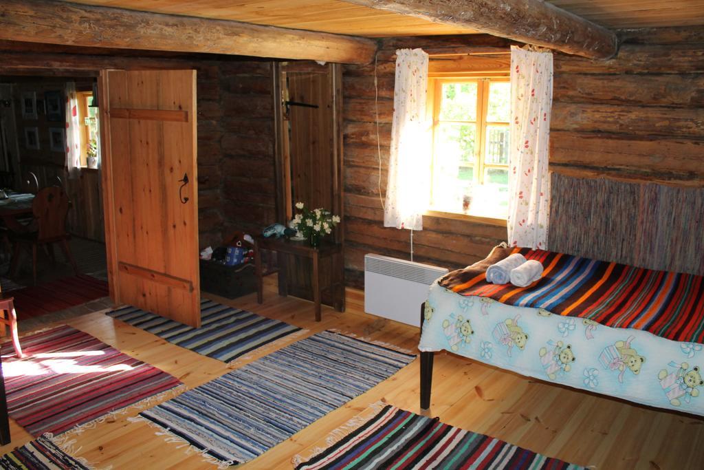 Maenni Summerhouse Kassari Szoba fotó